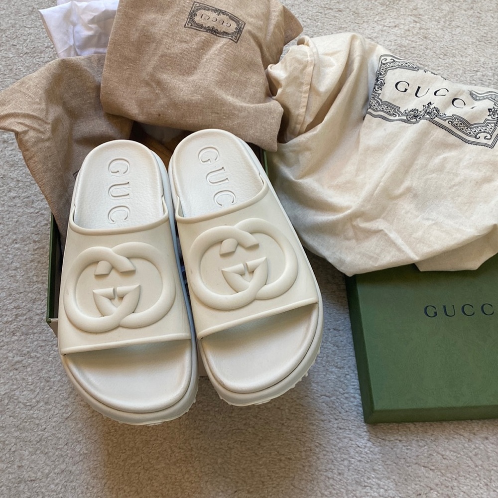 GUCCI Sandals off white soft rubber size 8